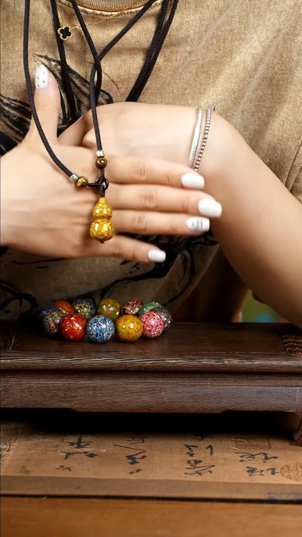 帝王金大漆紫光檀螺钿葫芦小脖挂