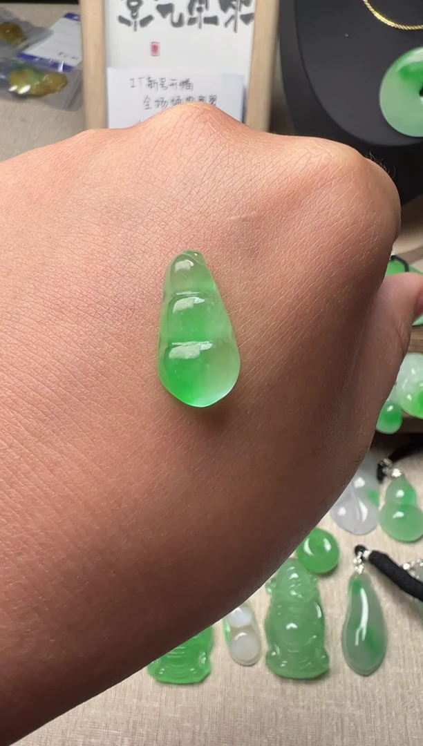 未镶嵌挂件翡翠所见即所得，一图一物