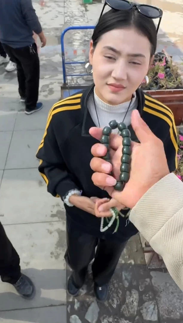 未镶嵌戒指和田玉（糖玉）和田玉