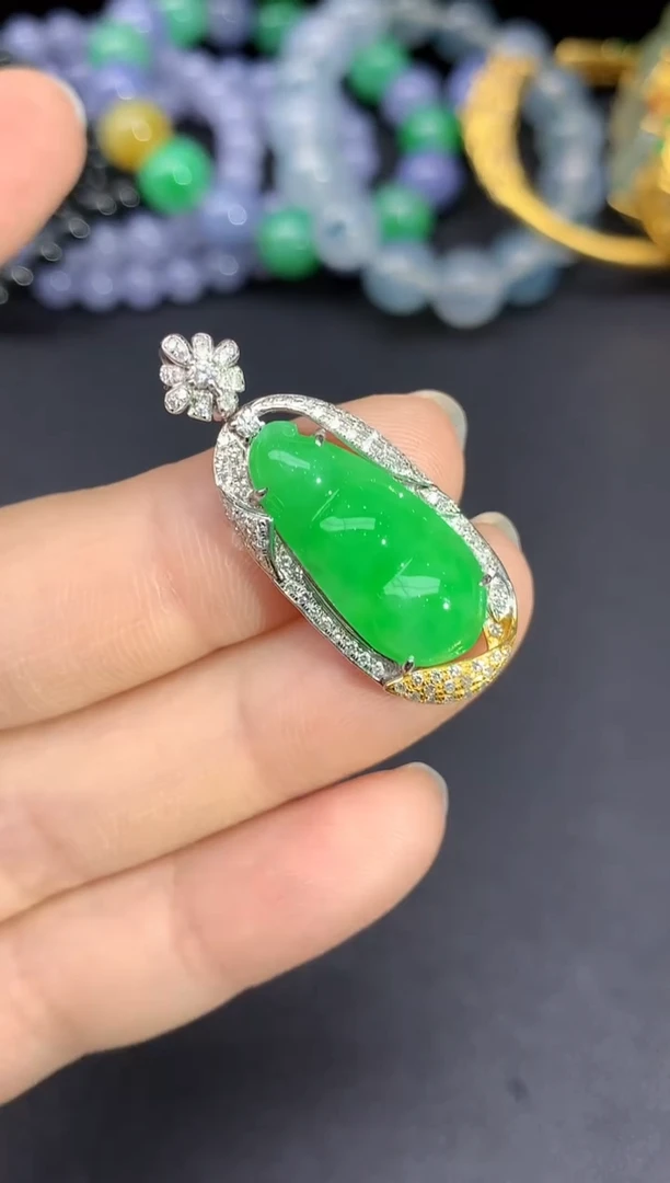 颈饰18K金镶嵌翡翠225-雪姐翡翠天天见