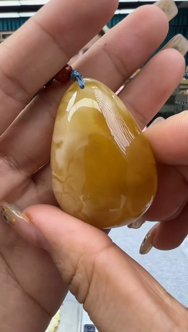 未镶嵌颈饰琥珀205秒拍号