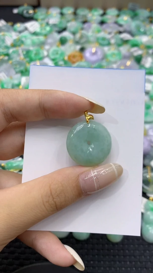 颈饰未镶嵌翡翠天然缅甸翡翠A货