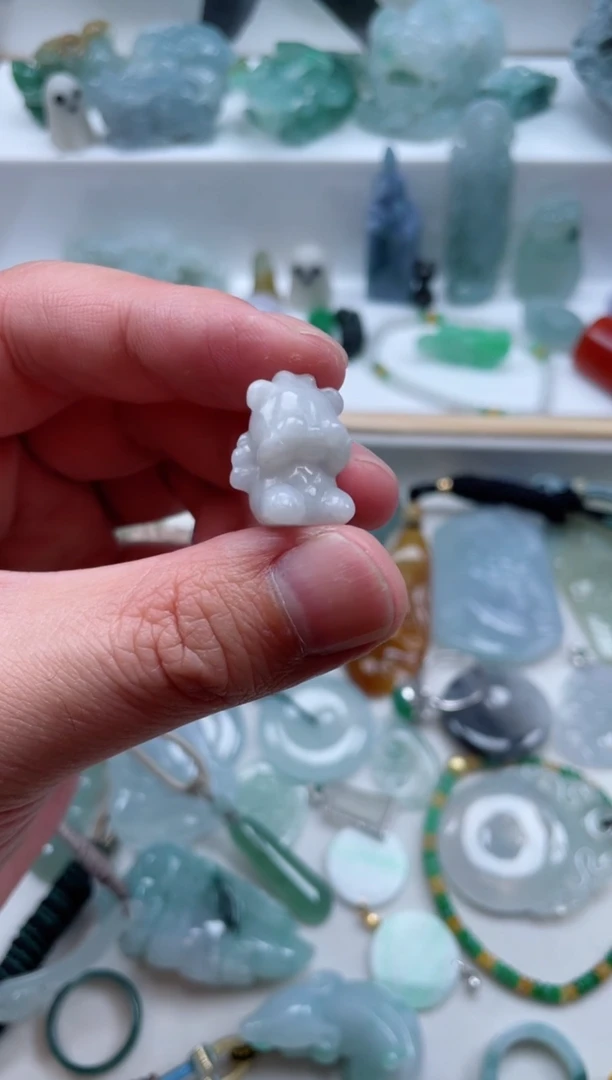 【闪购商品】翡翠摆件未镶嵌熊