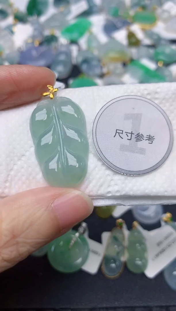 颈饰18K金镶嵌翡翠天然缅甸A货翡翠