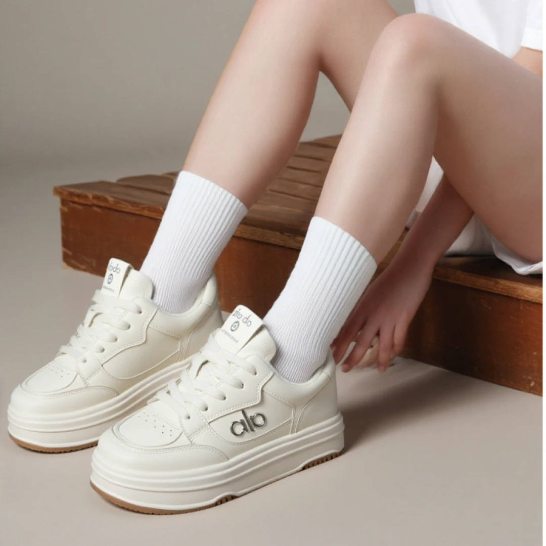 皮革增高透气耐磨韩版时尚休闲小白鞋低帮运动ins女鞋秋冬款