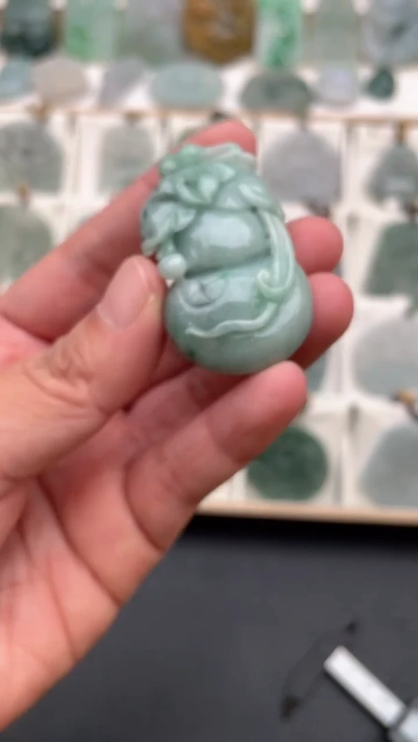 颈饰未镶嵌翡翠天然缅甸翡翠A货60