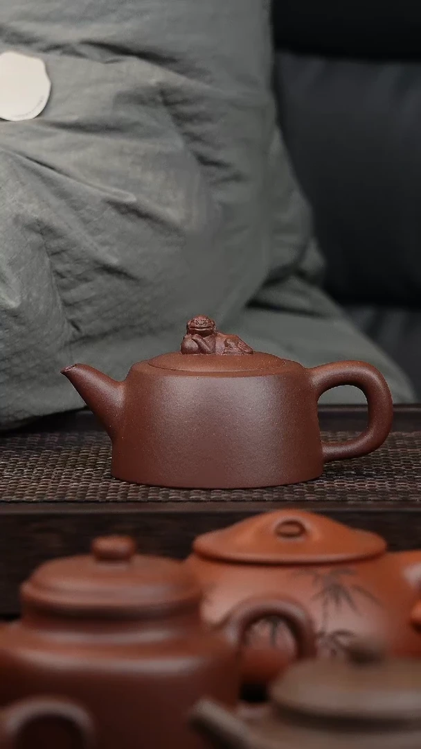 【闪购商品】紫砂茶壶狮球壶平台底朝青180cc