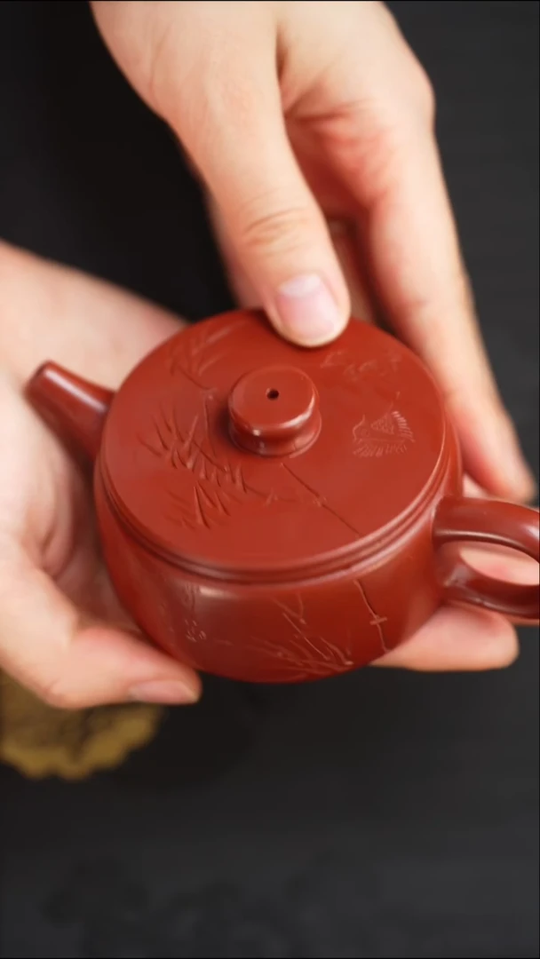 茶壶紫砂陈春芬竹刻精工汉瓦130cc