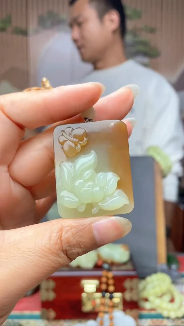 颈饰未镶嵌和田玉拍一发一