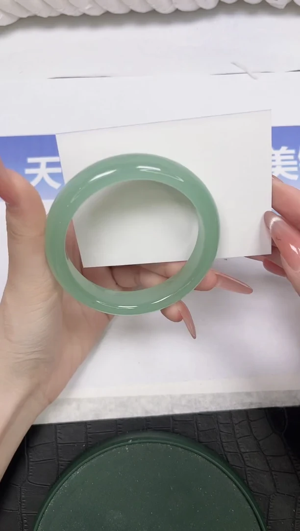 未镶嵌手镯石英质玉121-58