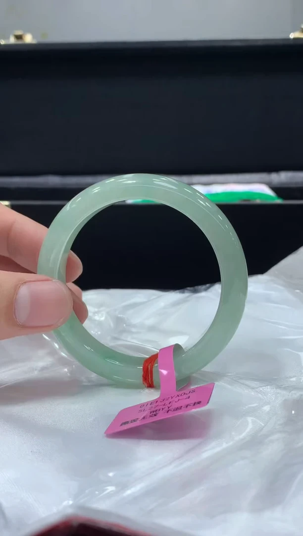 未镶嵌手镯翡翠翡翠手镯