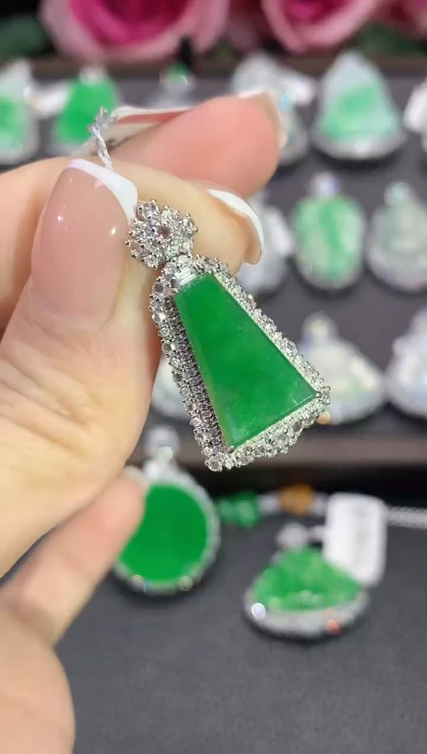 吊坠(不含链)18K金镶嵌翡翠a67