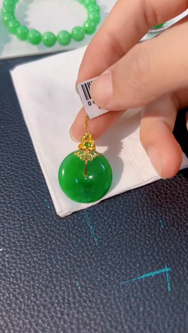 颈饰18K金镶嵌翡翠 缅料A货/支持复检/一件