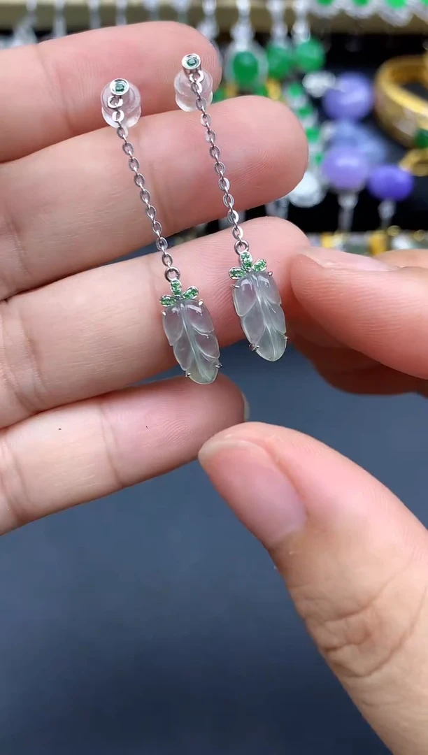 颈饰18K金镶嵌翡翠49-春日珠宝