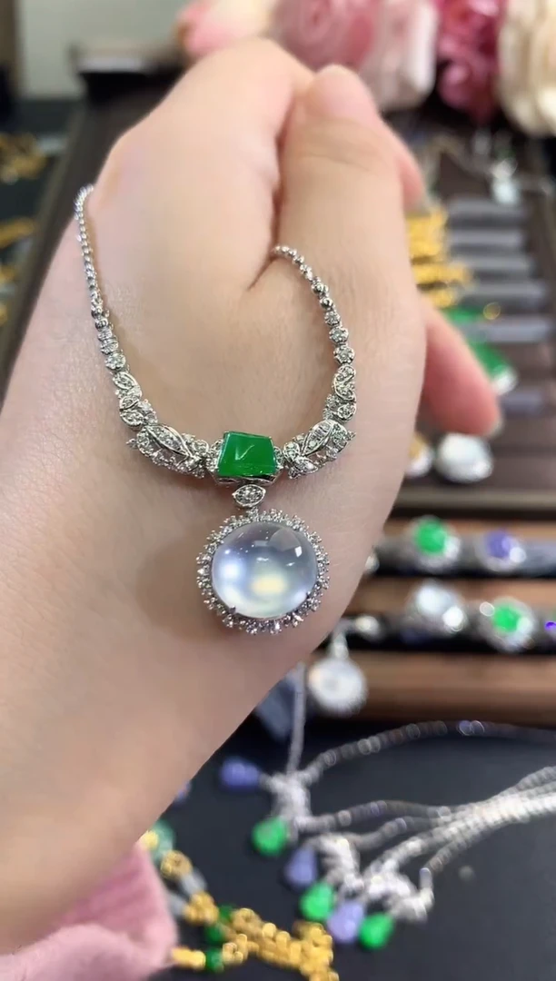 项链18K金镶嵌翡翠b64