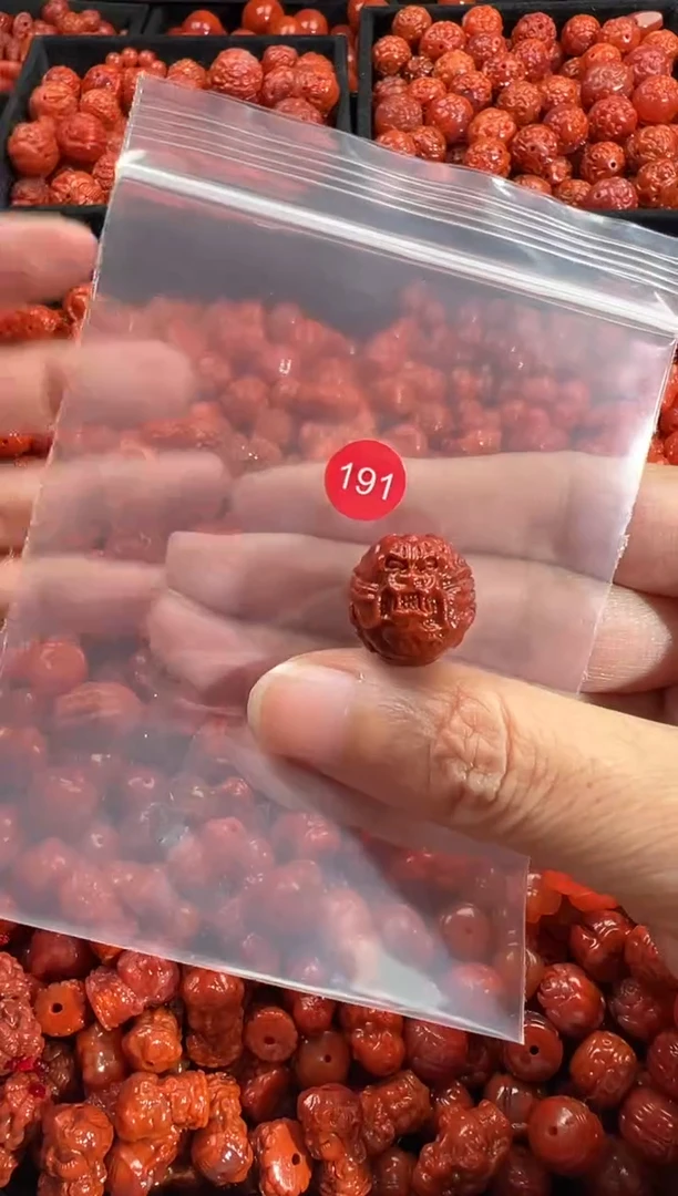 颈饰未镶嵌南红玛瑙1