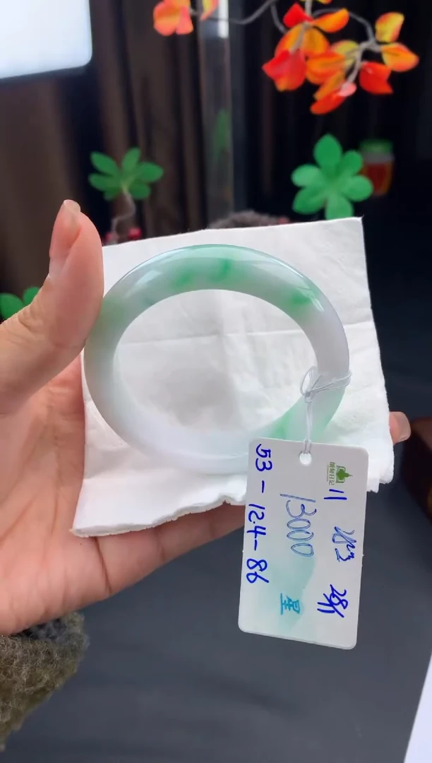 未镶嵌手镯翡翠J**s翡翠自带#送人#，假一赔三