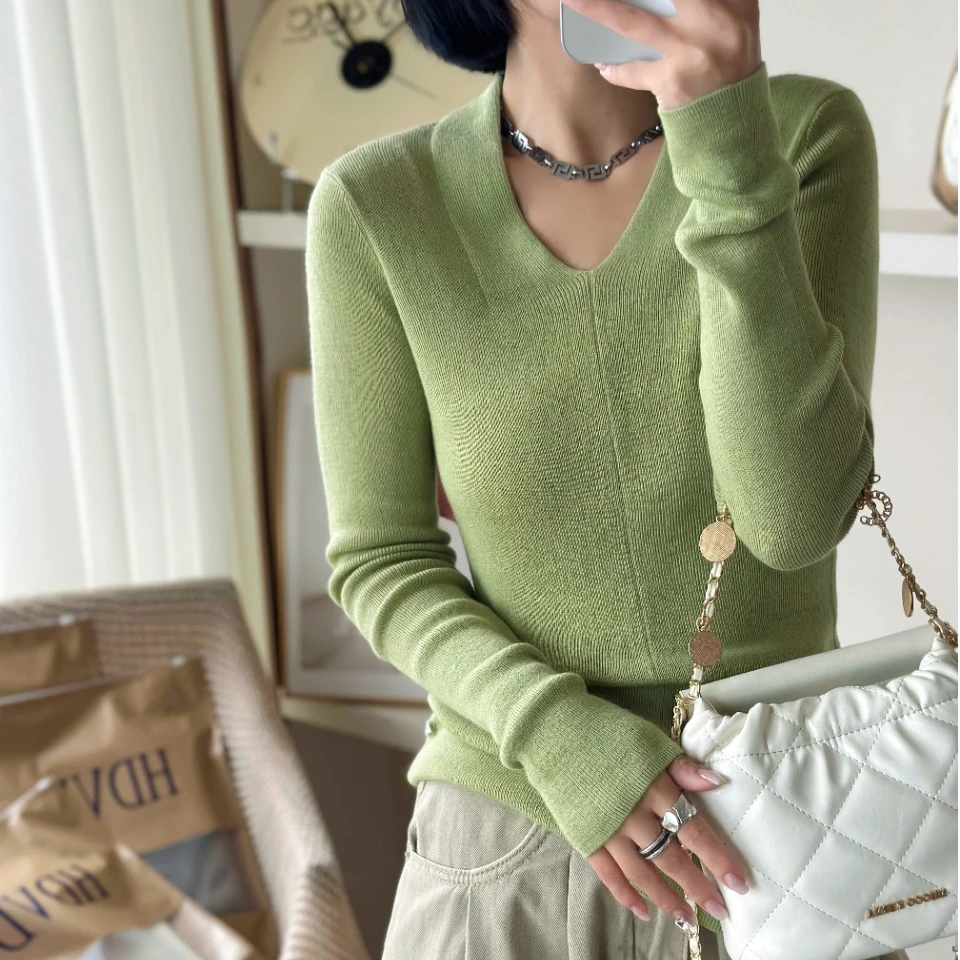 【现货！ 全额运补】升级款鸡心领细羊毛针织打底豆绿色上衣