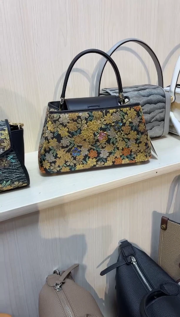 牛皮（革）九***居1111111