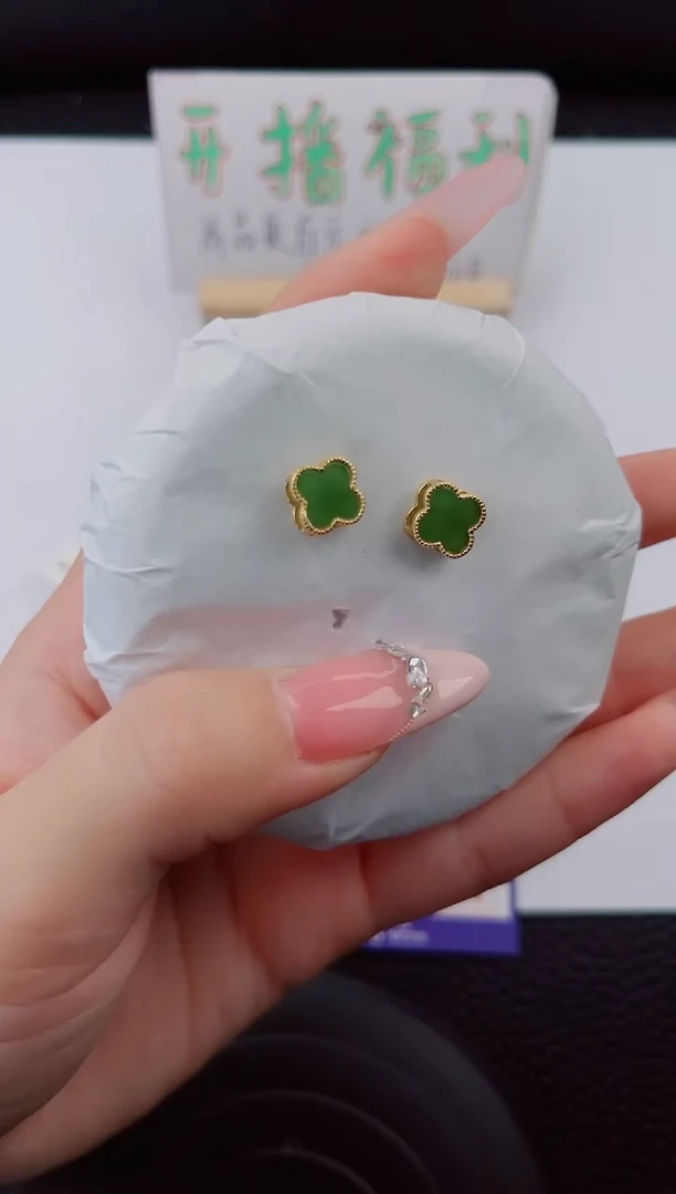 和田玉未镶嵌耳饰555岚钻微色差T