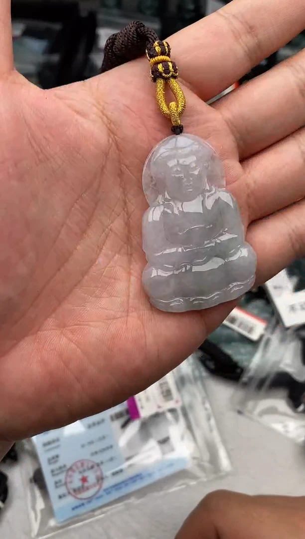 翡翠未镶嵌颈饰多样性发其一