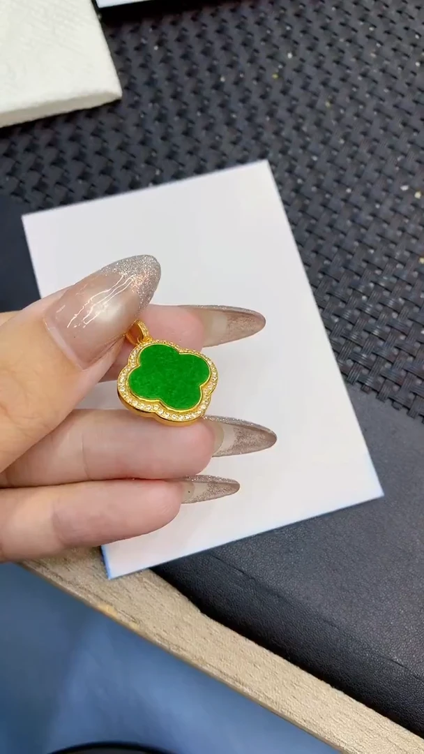 颈饰未镶嵌翡翠1