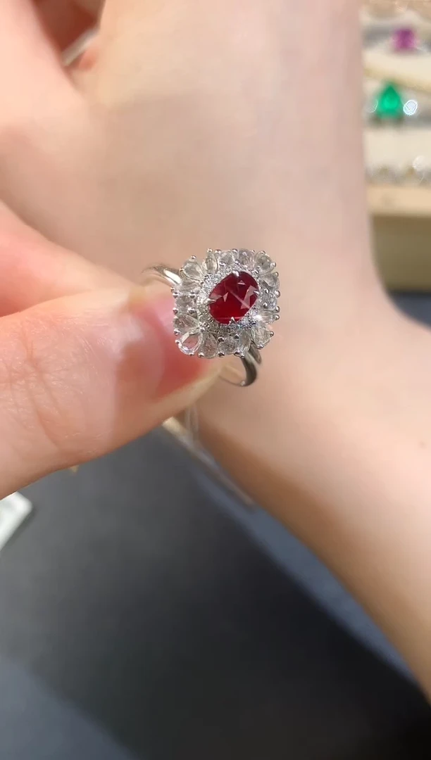 18K金镶嵌戒指红宝石D548|9800