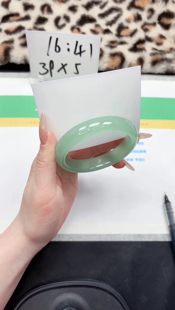 【闪购商品】石英质玉手镯未镶嵌7-58