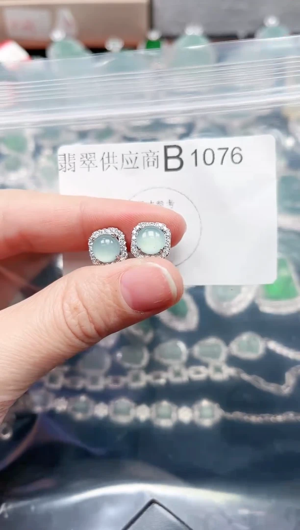 【闪购商品】翡翠颈饰未镶嵌1076赠皮绳
