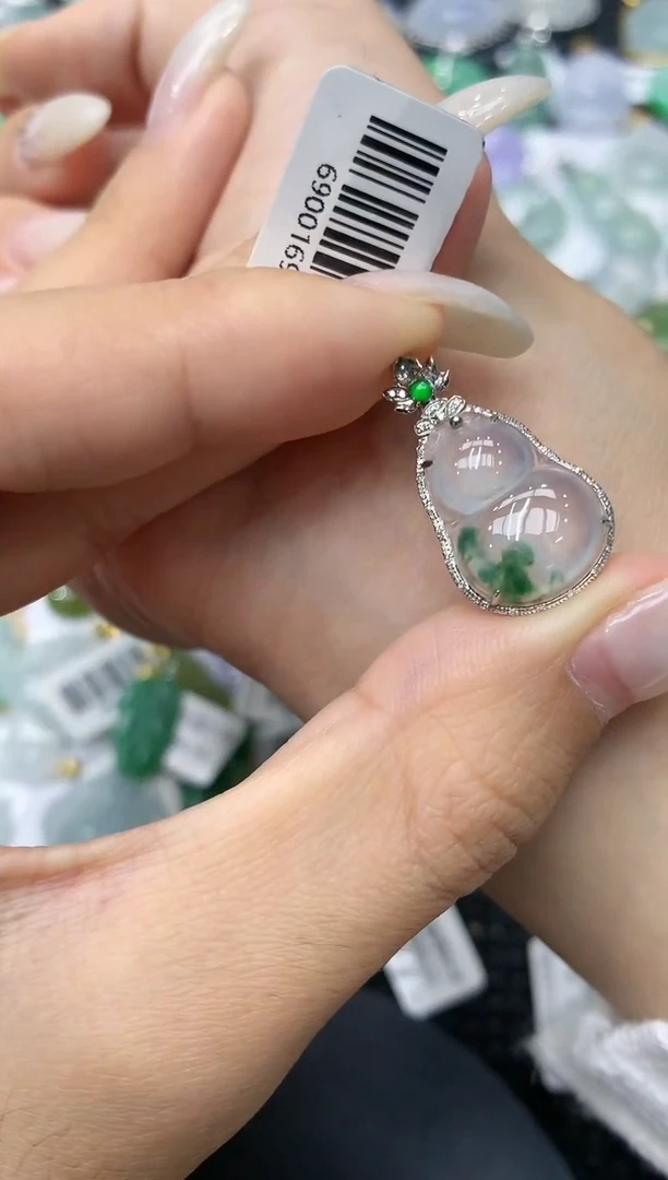 颈饰18K金镶嵌翡翠11111111111