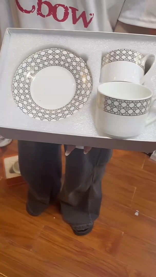 杯鸿辉家品牌瓷器，京东包邮！