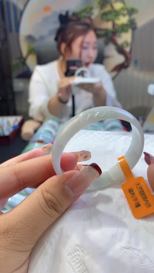 【闪购商品】翡翠手镯未镶嵌00008745