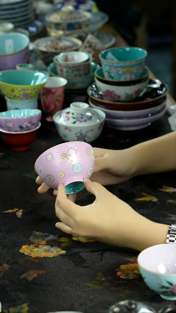 景德镇手绘瓷器放漏场