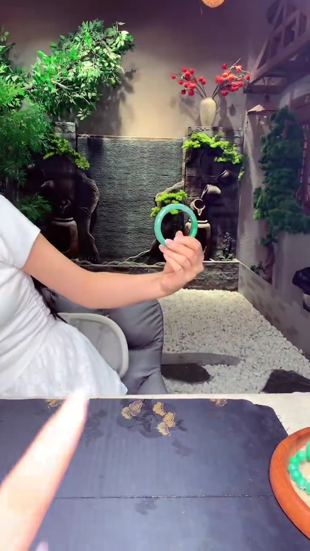 定制翡翠未镶嵌侯****姐天然翡翠（拍一发一）