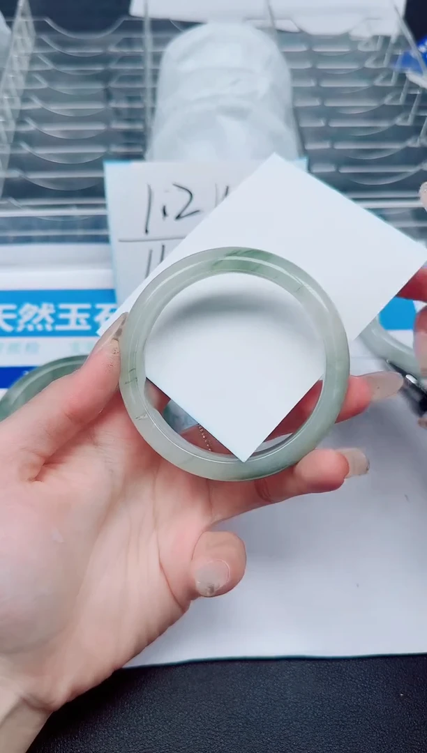 石英质玉手镯未镶嵌178-58