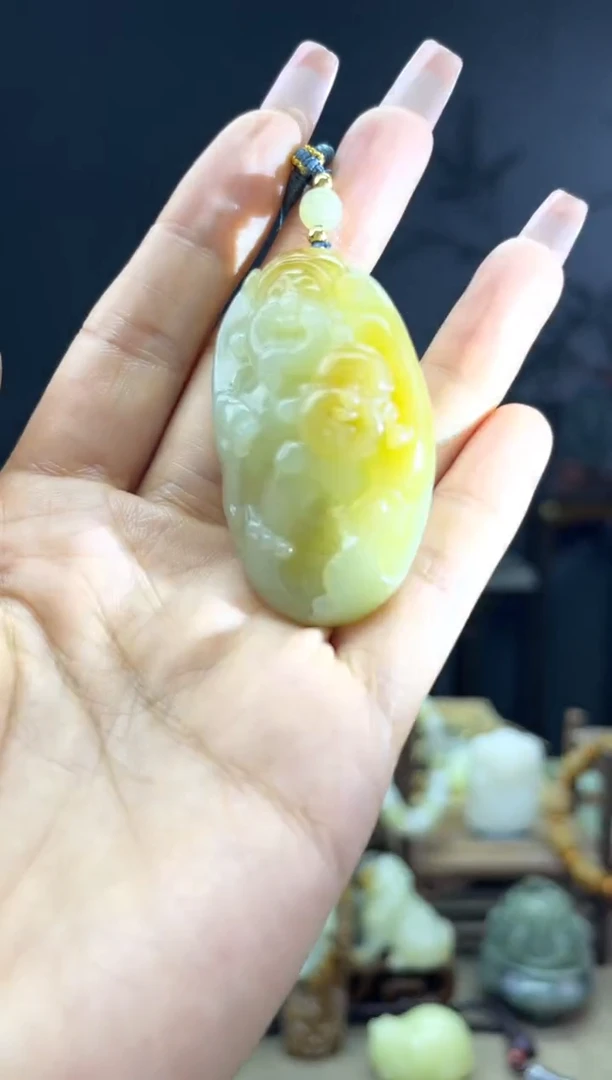 颈饰未镶嵌和田玉1