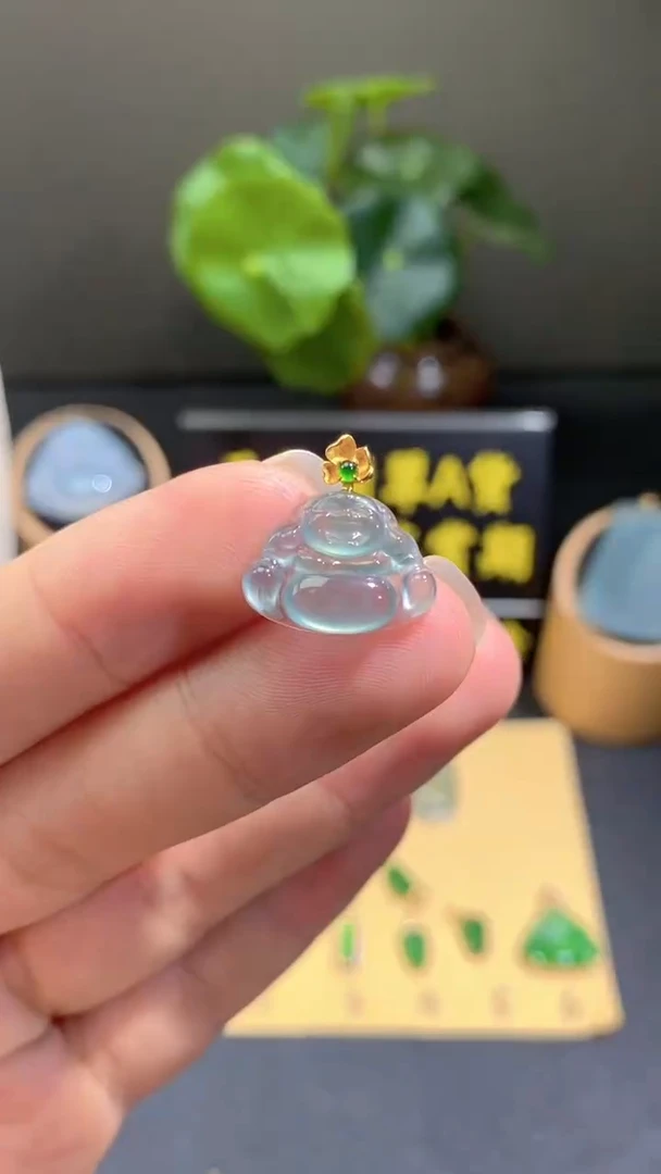 颈饰18K金镶嵌翡翠翡翠A货