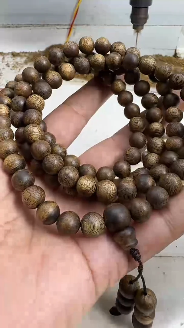 沉香手串乌身0.9规格多圈32克
