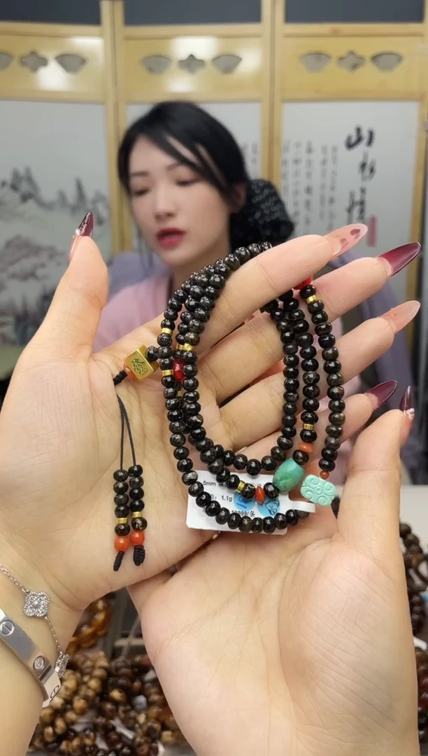 【闪购商品】琥珀裸石未镶嵌5+黑花设计项链