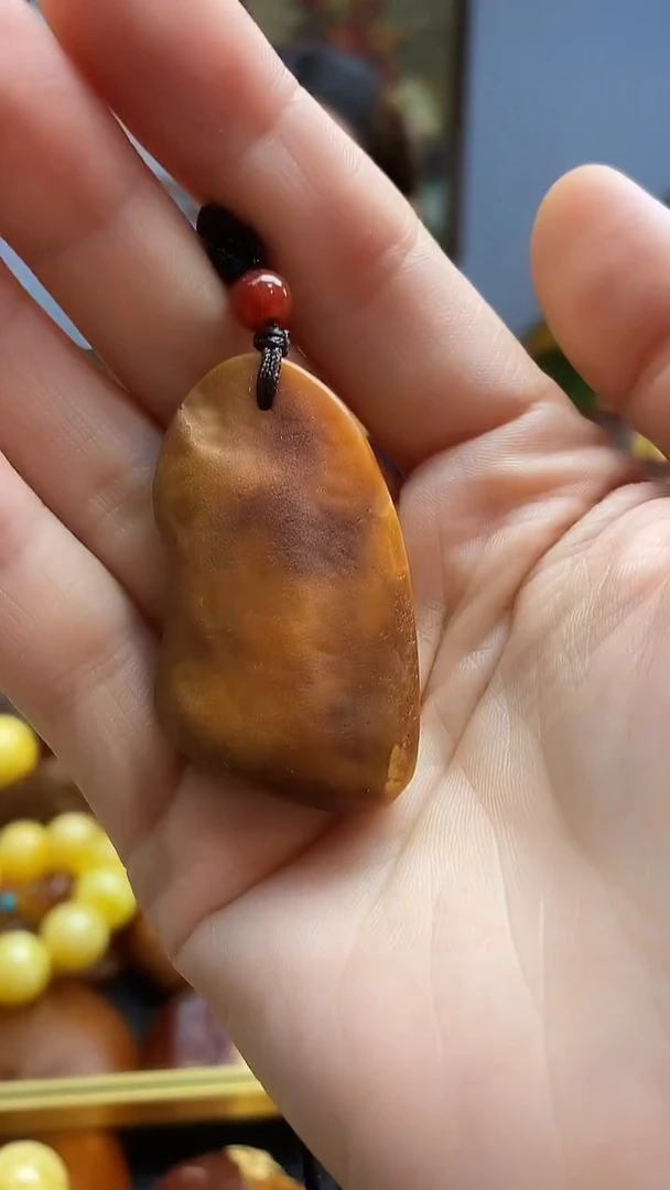 琥珀颈饰未镶嵌吊坠