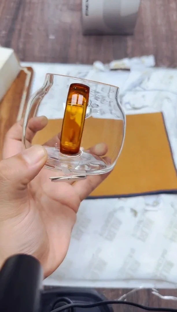 风谜·璀璨德悦壶琥珀色