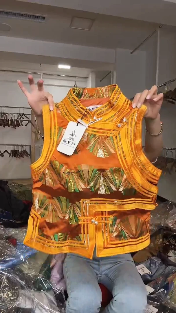 马甲       M码       80-110斤