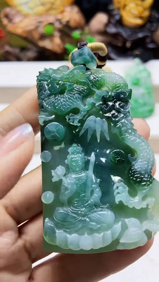 颈饰未镶嵌翡翠翡翠A货