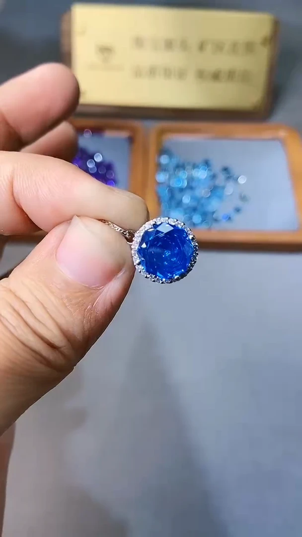 【闪购商品】托帕石颈饰银S925镶嵌32