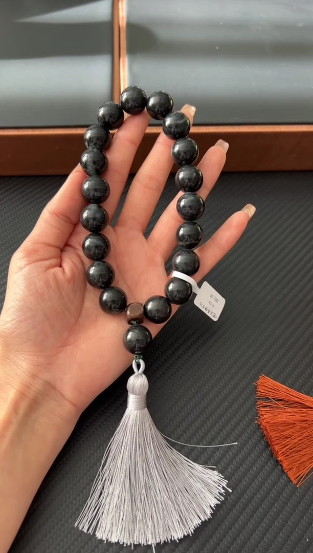 未镶嵌手串和田玉若羌微色差卡16手持m