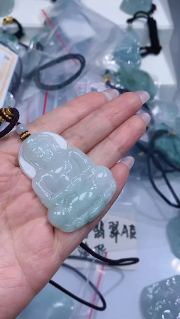 颈饰未镶嵌翡翠吊坠