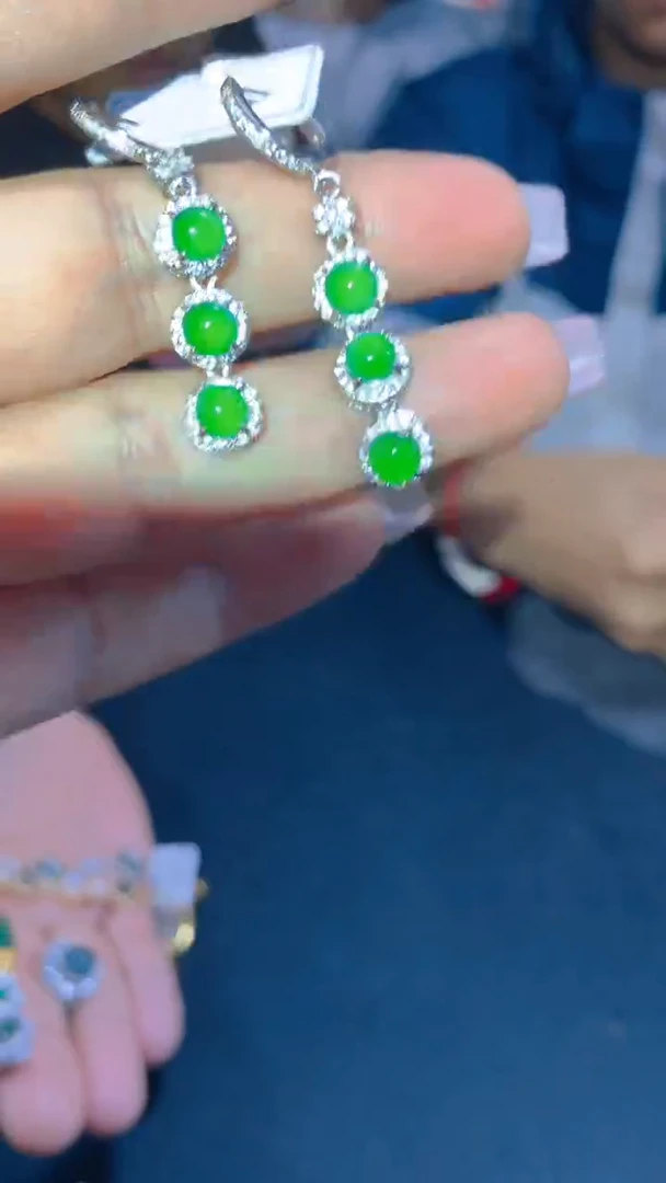 【闪购商品】翡翠耳饰未镶嵌0917678293多样性发其一