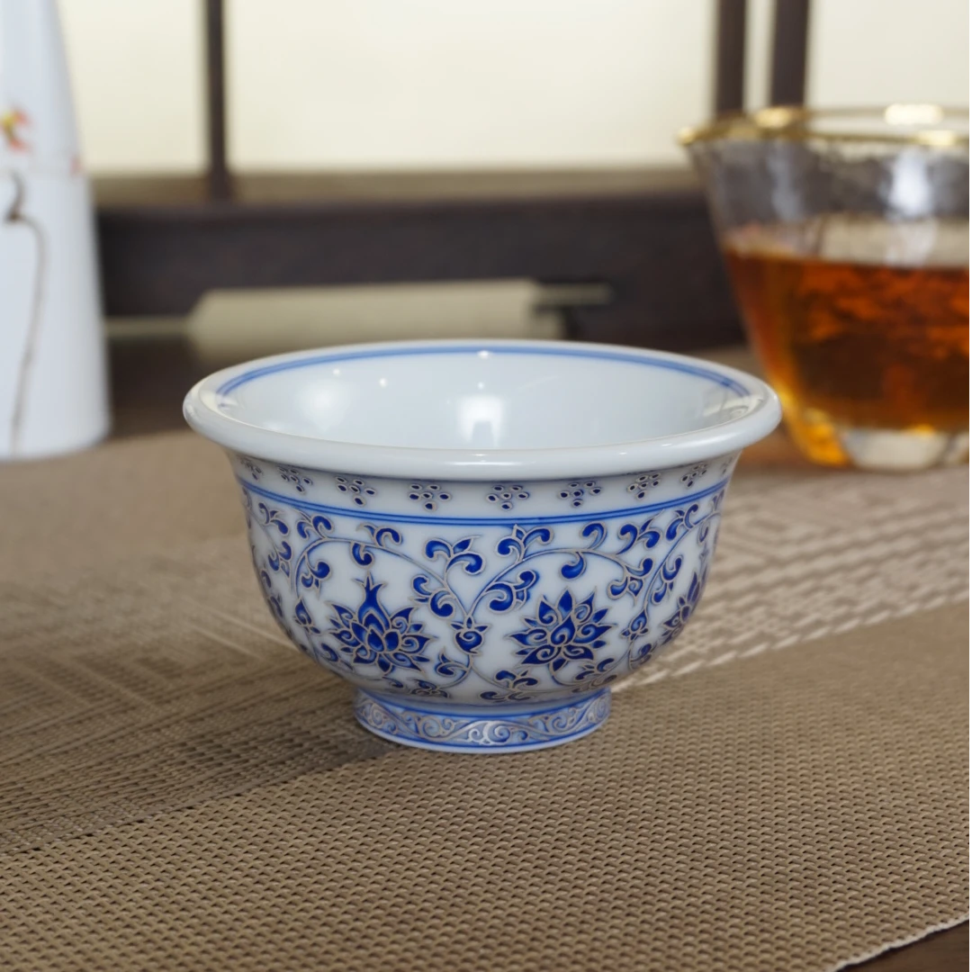 手绘緾枝莲描金压手杯陶瓷纯手工主人杯柴窑釉下彩青花瓷景德镇