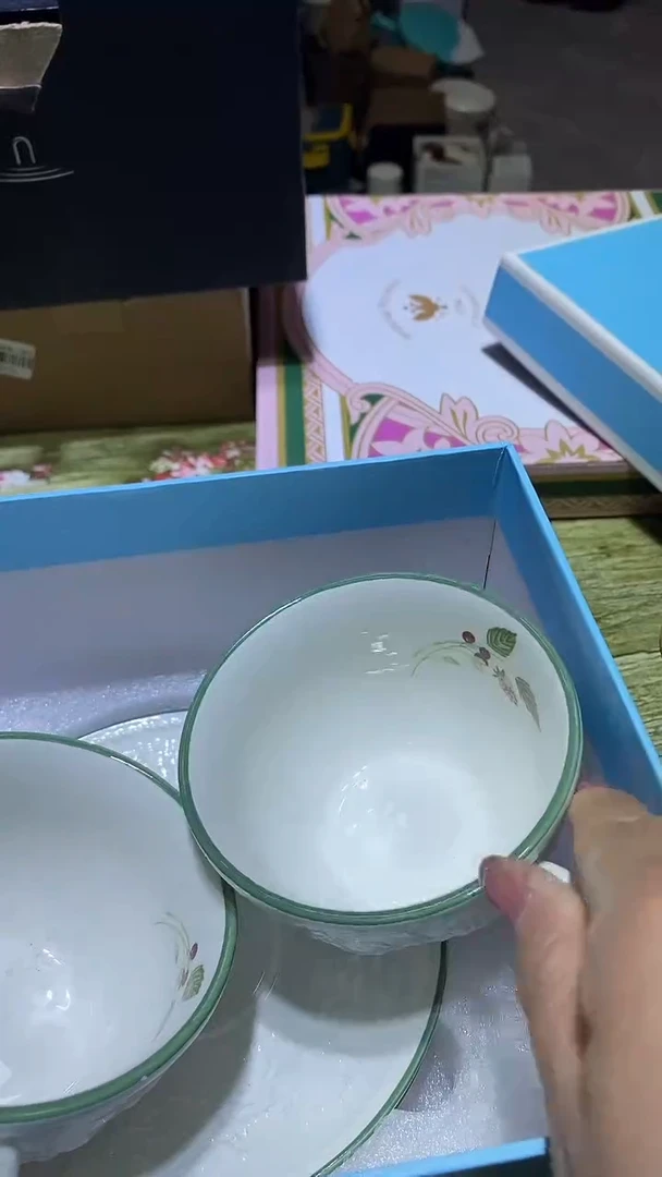 瓷片碗碟好物一件不留@@1