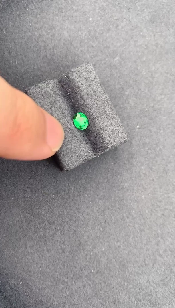 未镶嵌裸石石榴石66分沙弗莱 定制 AC